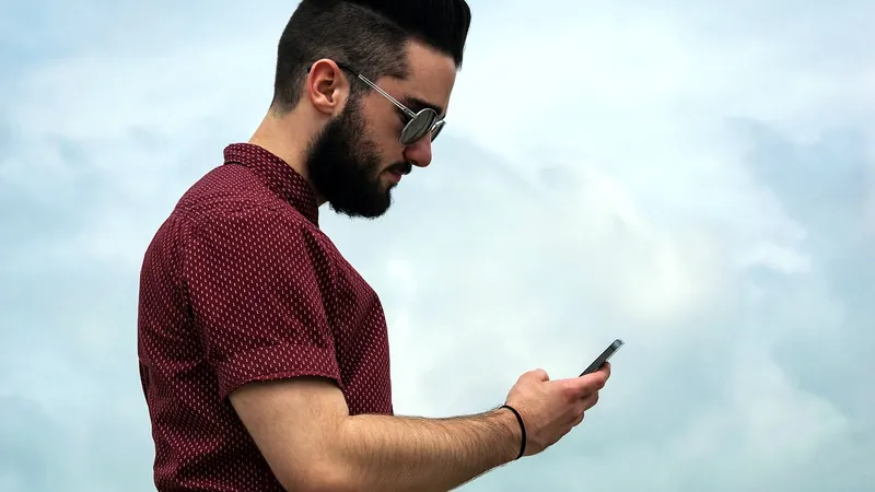 Atendimento via celular: é preciso melhorar a mobilidade, apostando emsites e portais de autoatendimento compatíveis com dispositivos móveis