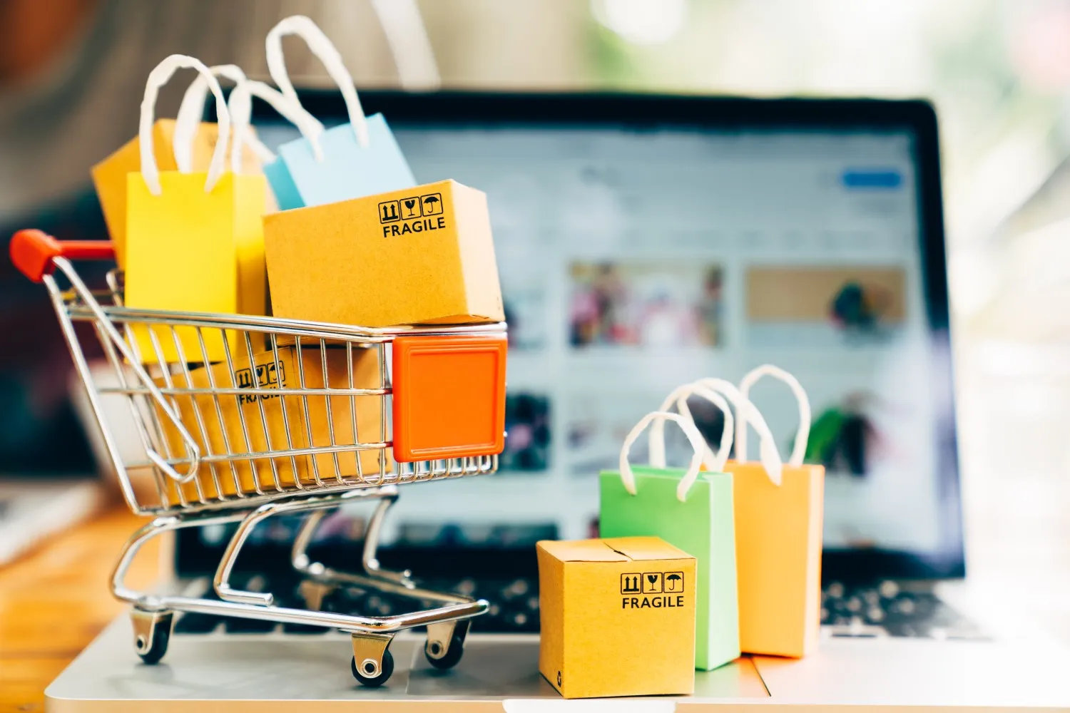 Preço, confiança e conveniência: o tripé do consumo online no Brasil