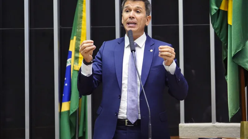 O deputado Felipe Carreras (PSB-PE) é autor do projeto de lei