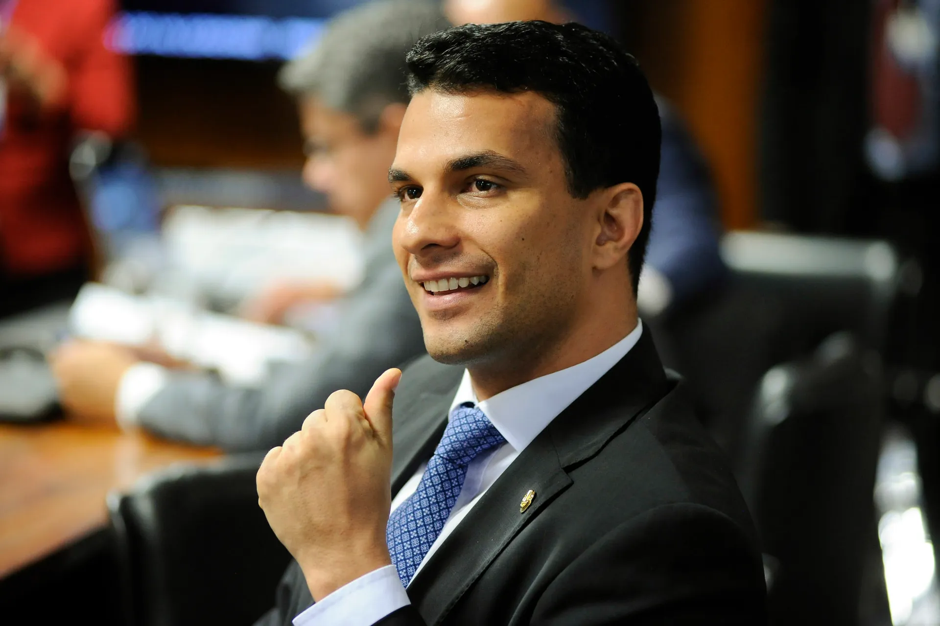 O senador Irajá (PSD-TO) é o relator do PLV 15/2021, e deu parecer favorável na forma de substitutivo