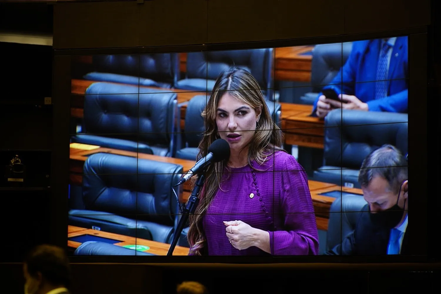 A deputada Paula Belmonte (Cidadania-DF) é relatora do PL que protege as grávidas trabalhadoras na pandemia