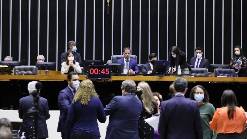 A sessão do Congresso foi presidida pelo vice-presidente da Câmara, Marcelo Ramos Nacional
