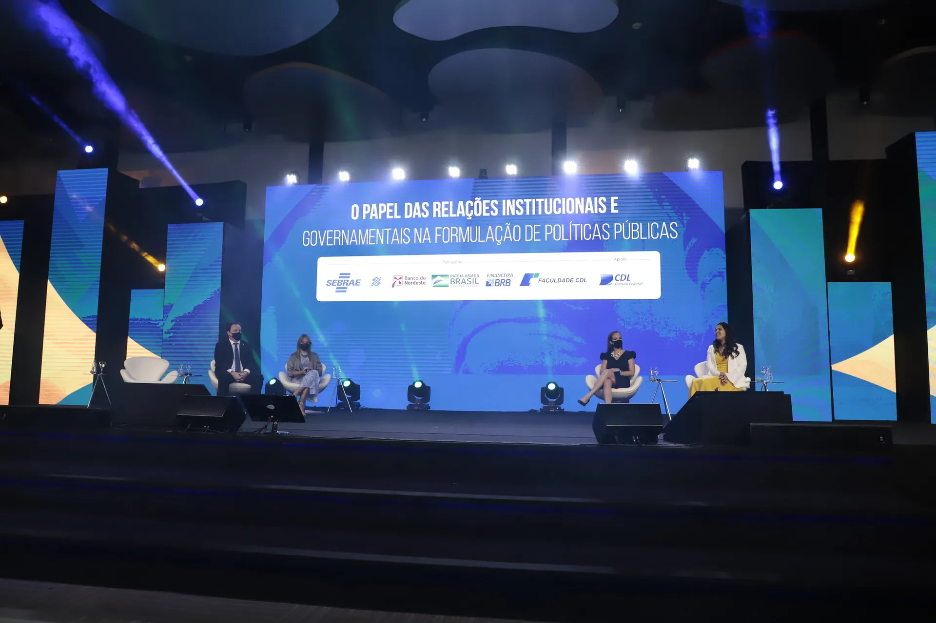 Debate sobre RIG no V Fórum Nacional do Comércio, realizado pela CDNL mês passado