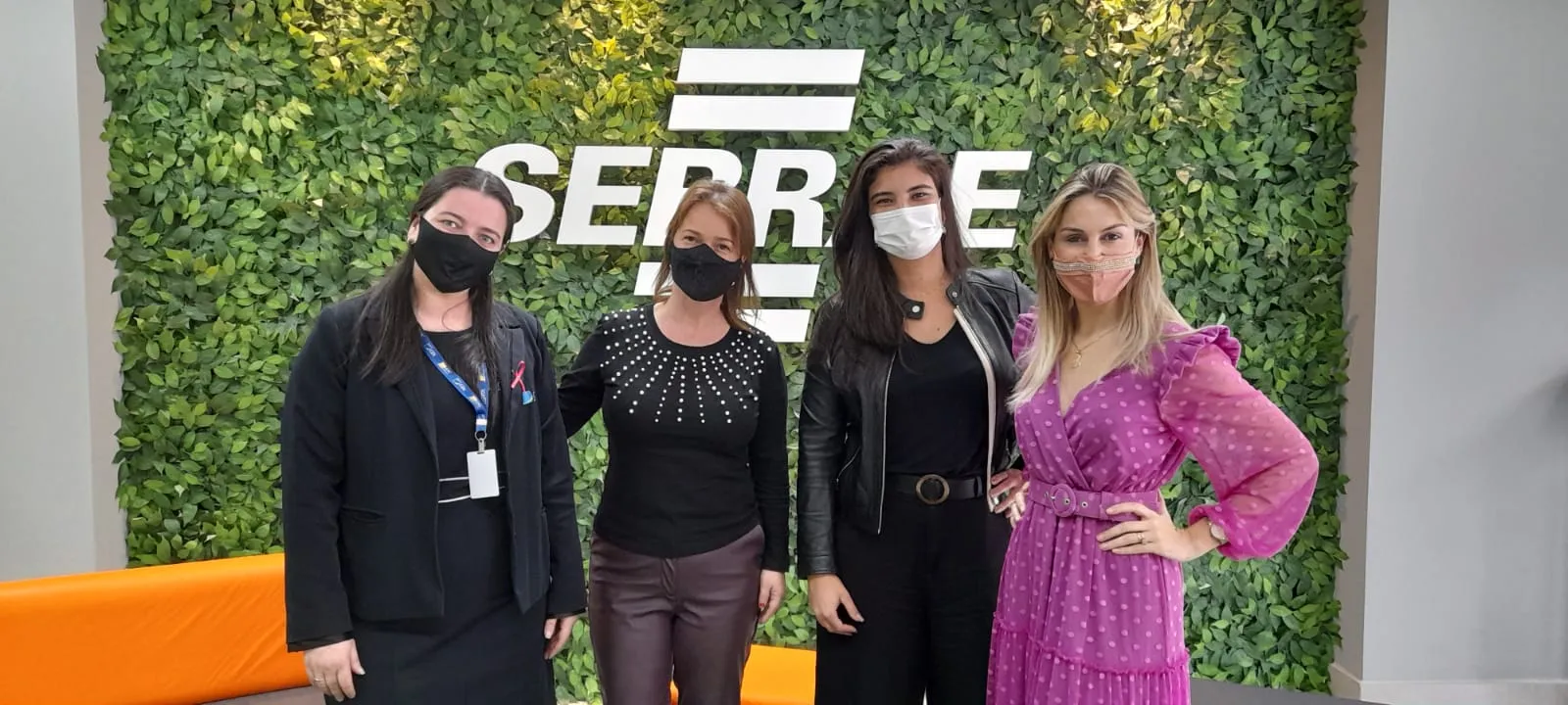 Graziele Jung, da CDL-NH (esq); Raquel Bomm Tomm, diretora NME; Susana Ströher, gestora de Projetos do Sebrae; e Josi M. Zimmerman, embaixadora NME (dir)