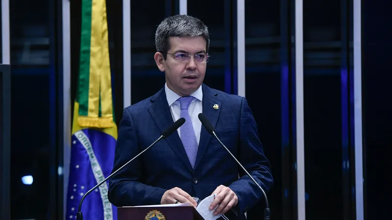 Para o relator, Randolfe Rodrigues, a proposta se limita a criar medidas emergenciais decorrentes da pandemia