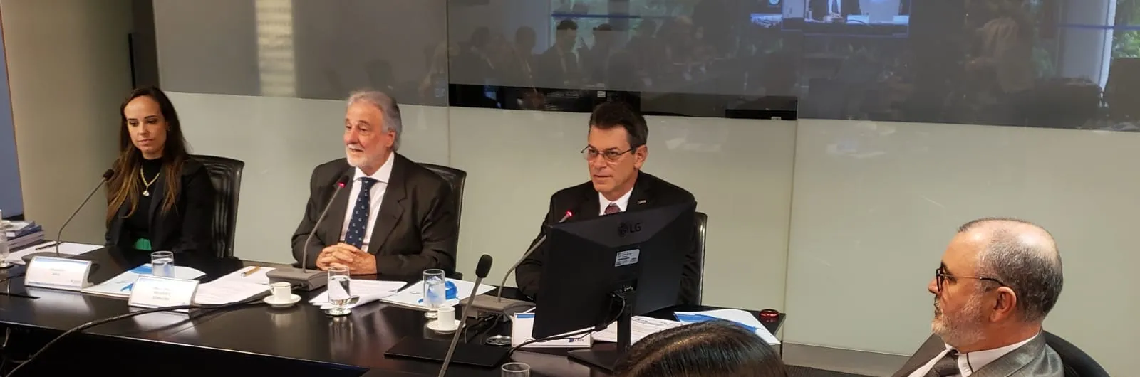 Carolina Venuto (esq), Carlos Melles, José Carlos da Costa e Marco Antônio Corradi