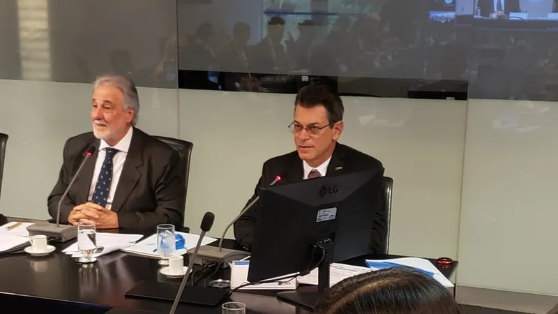 Carolina Venuto (esq), Carlos Melles, José Carlos da Costa e Marco Antônio Corradi