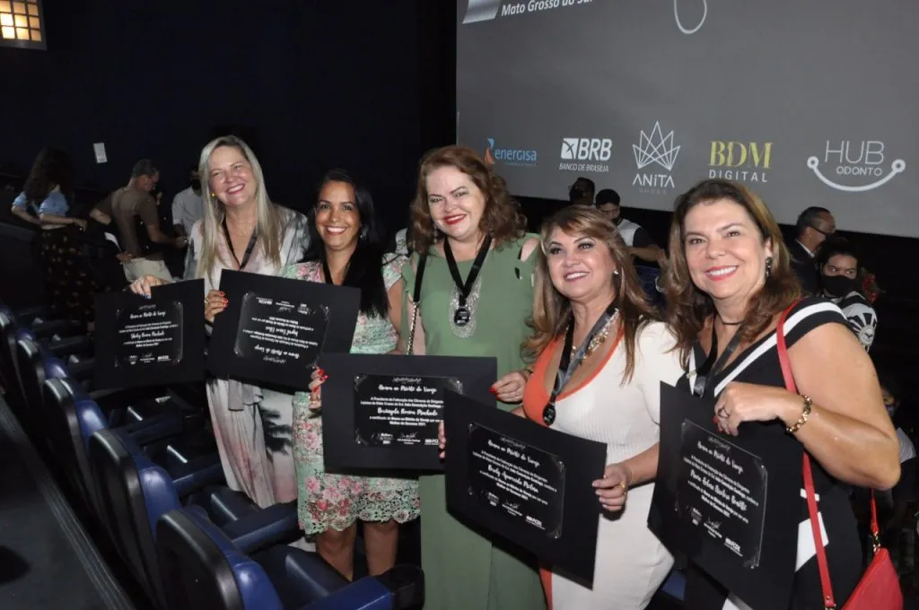 Mulheres homenageadas pelo prêmio