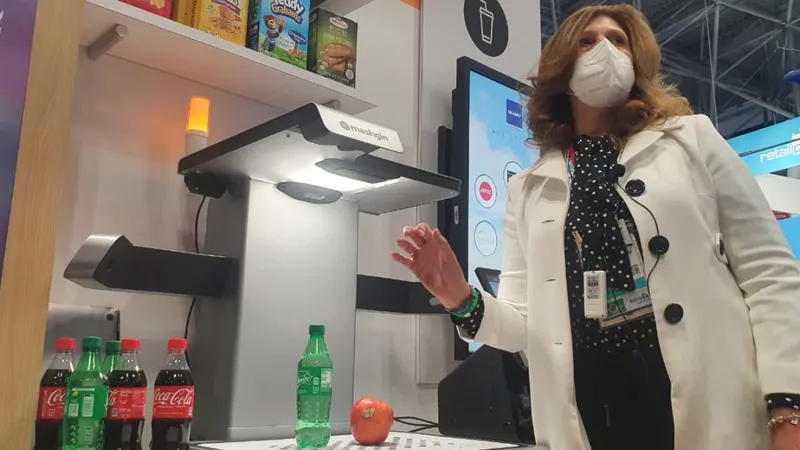 Regiane Romano, fundadora da Vip-Systems, apresenta tecnologias expostas na NRF 2022