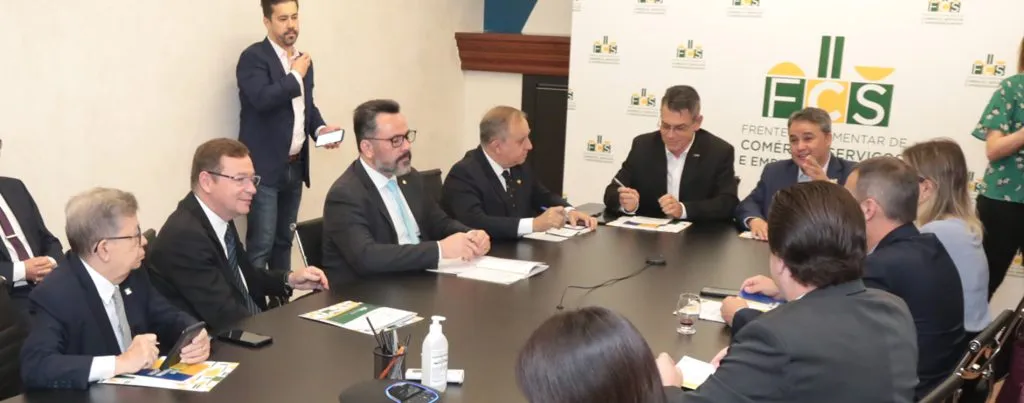 Presidentes das entidades da UNECS compõem a mesa de posse da Diretoria da FCS para 2022