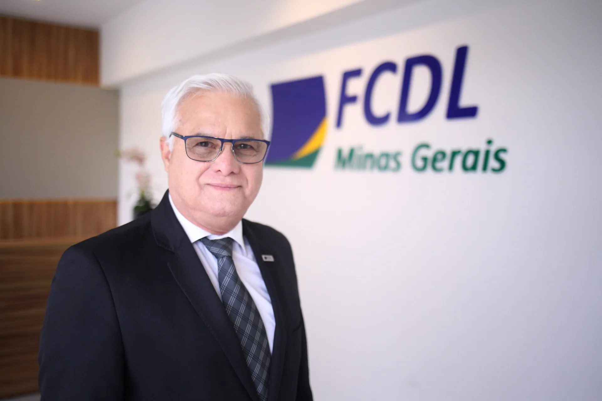 Frank Sinatra é presidente da FCDL-MG
