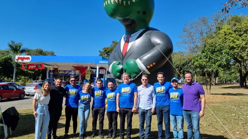 O presidente da CNDL e a equipe do DLI em Brasília visitaram o Posto Jarjour nesta quinta