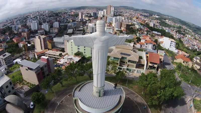 Cristo de Conselheiro Lafaiete, um dos principais pontos turísticos da cidade