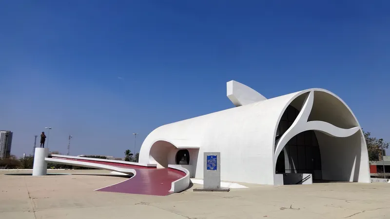 Memorial Coluna Prestes, obra do arquiteto Oscar Niemeyer