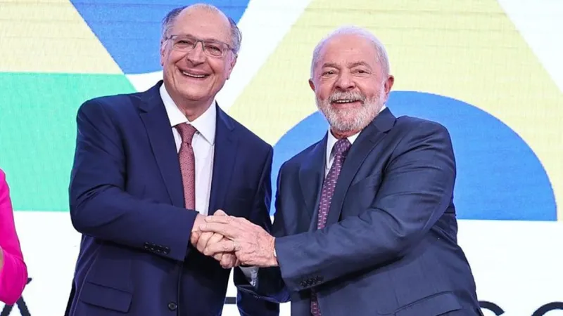 Geraldo Alckmin e Luís Inácio Lula da Silva na última semana, durante a posse do vice-presidente da República como ministro do Desenvolvimento, Indústria e Comércio