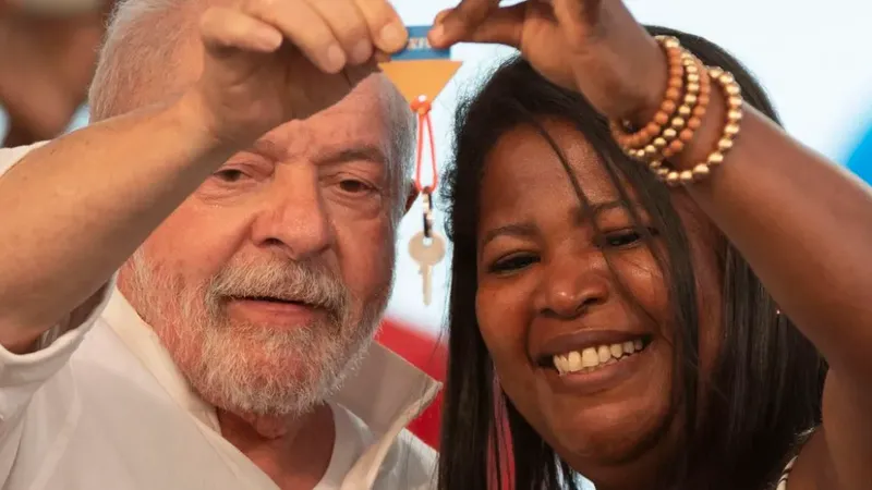 O presidente Lula participa do lançamento do novo programa Minha Casa Minha Vida e entrega de empreendimentos do programa em Santo Amaro, BA