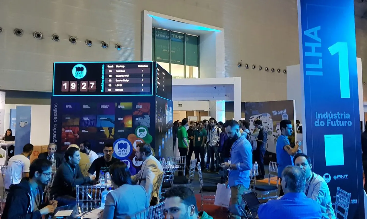 Belo Horizonte – Movimento 100 Open Startups expõe painel com avaliações de startups por grandes empresas em tempo real na Feira Internacional de Negócios, Inovação e Tecnologia (Finit) (Welton Máximo/Agência Brasil)
