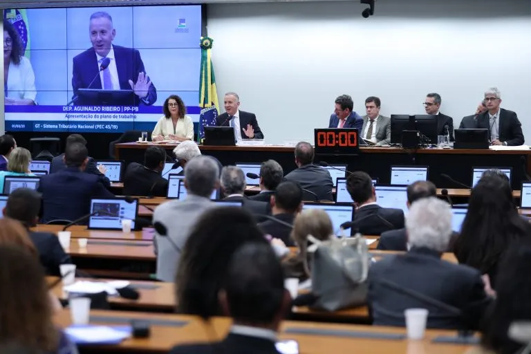 Aguinaldo Ribeiro apresenta plano de trabalho a deputados