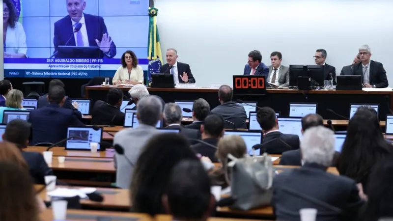 Aguinaldo Ribeiro apresenta plano de trabalho a deputados