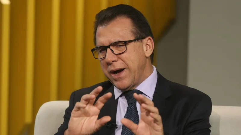 O ministro do Trabalho e Emprego, Luiz Marinho, é o entrevistado do programa Brasil em Pauta.