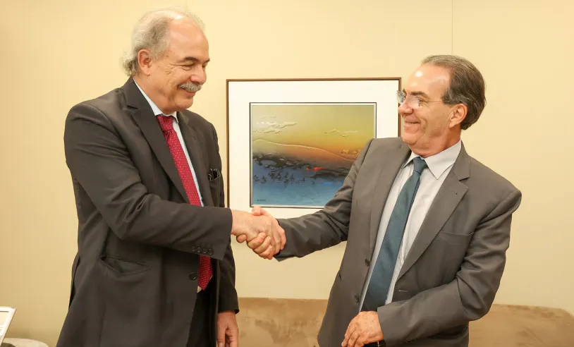 O presidente do BNDES, Aloizio Mercante, e o presidente do Sebrae, Décio Lima