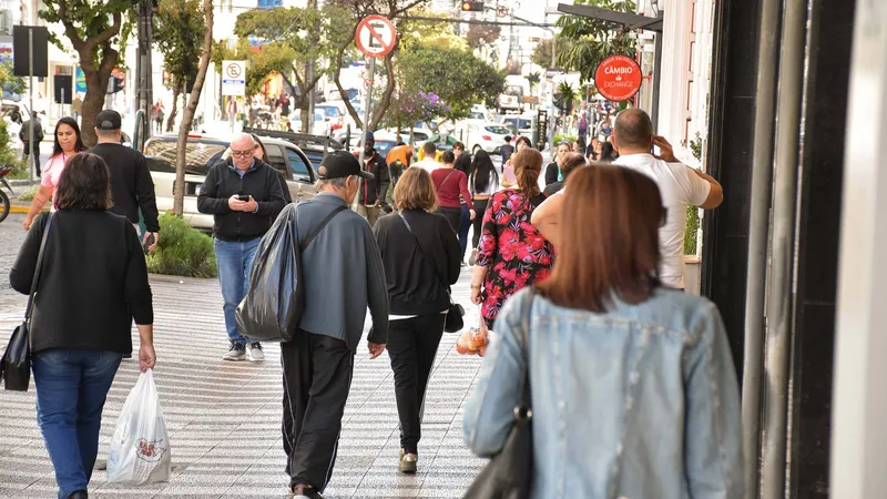 Comércio de Caxias do Sul teve queda em abril, mas deve retomar crescimento nos próximos meses com a chegado do frio e de datas importantes para o varejo