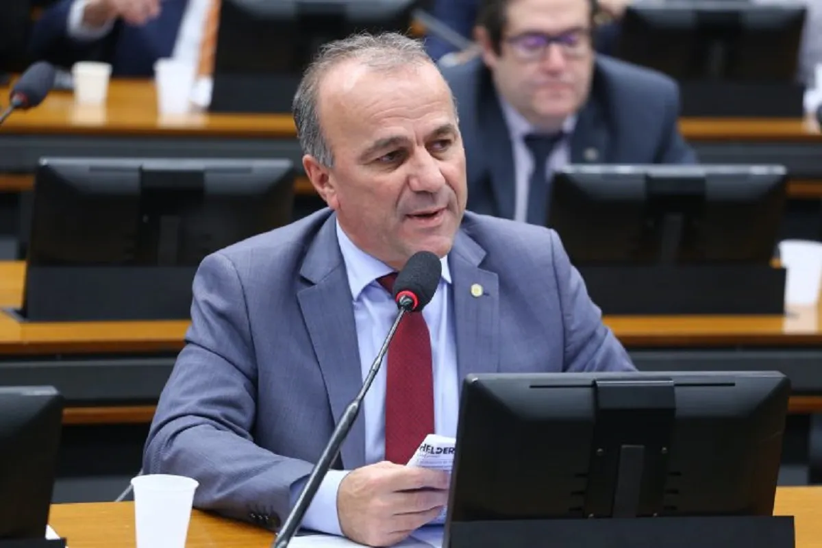 O relator da proposta, deputado Helder Salomão.