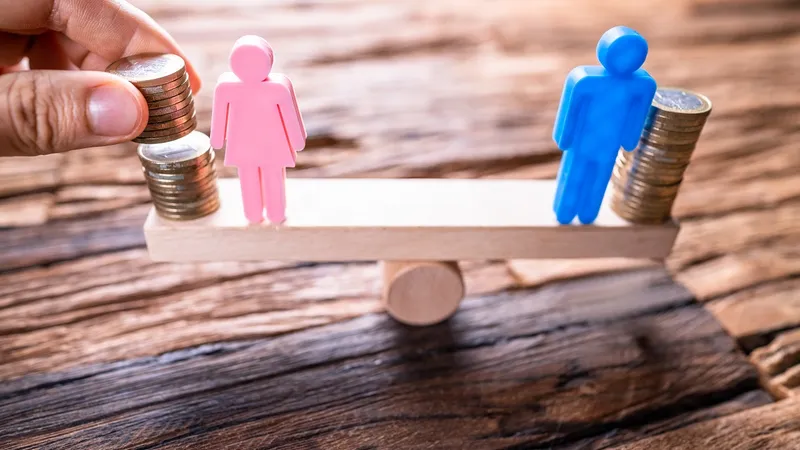 Empresa que descumprir regra pagará multa de dez vezes o valor do salário devido.