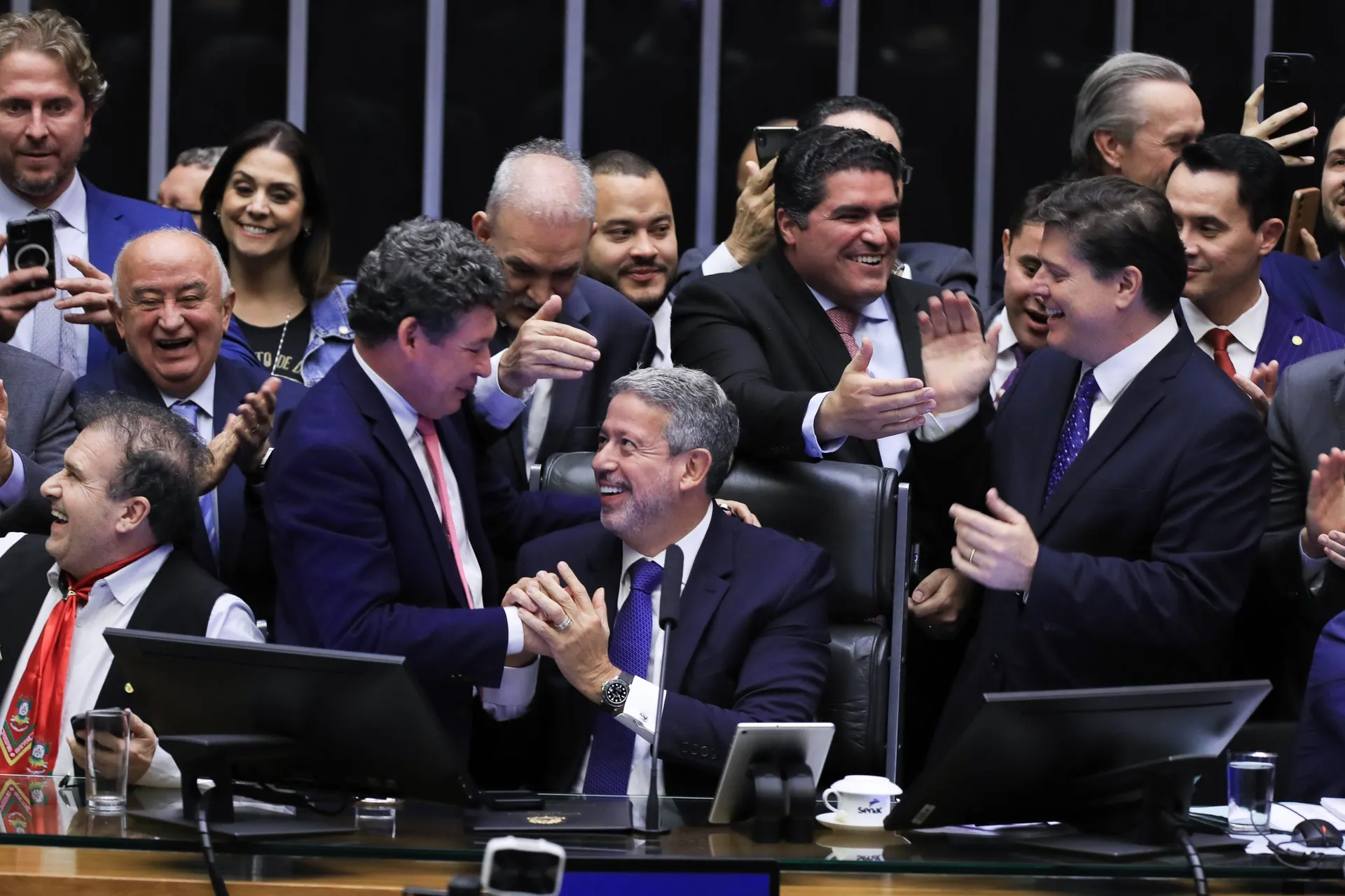 Comemoração da aprovação em primeiro turno da reforma tributária na Câmara dos Deputados