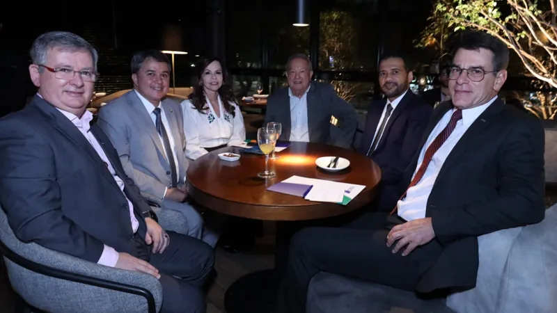 Ivonei Pioner (E), senador Efraim Filho, senadora Prof. Dorinha, Antônio Davi Gouveia, Erick Marinho e José César da Costa (D)