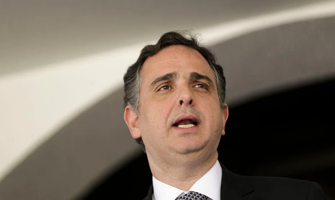 O presidente do Senado, Rodrigo Pacheco, durante coletiva após reunião para tratar da tramitação da reforma tributária no Senado