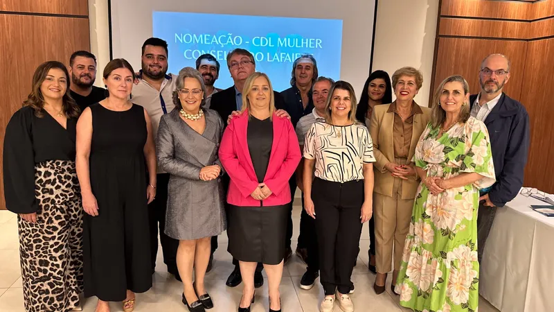 Integrantes da CDL Mulher e da diretoria da CDL-CL