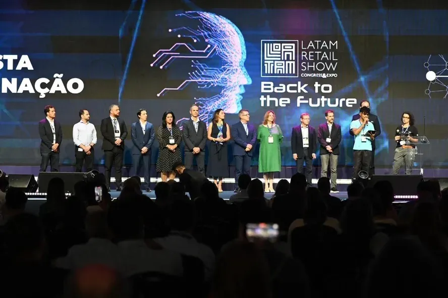 Representantes das entidades que elaboraram e assinam a carta, durante o seu lançamento no LRS 2023
