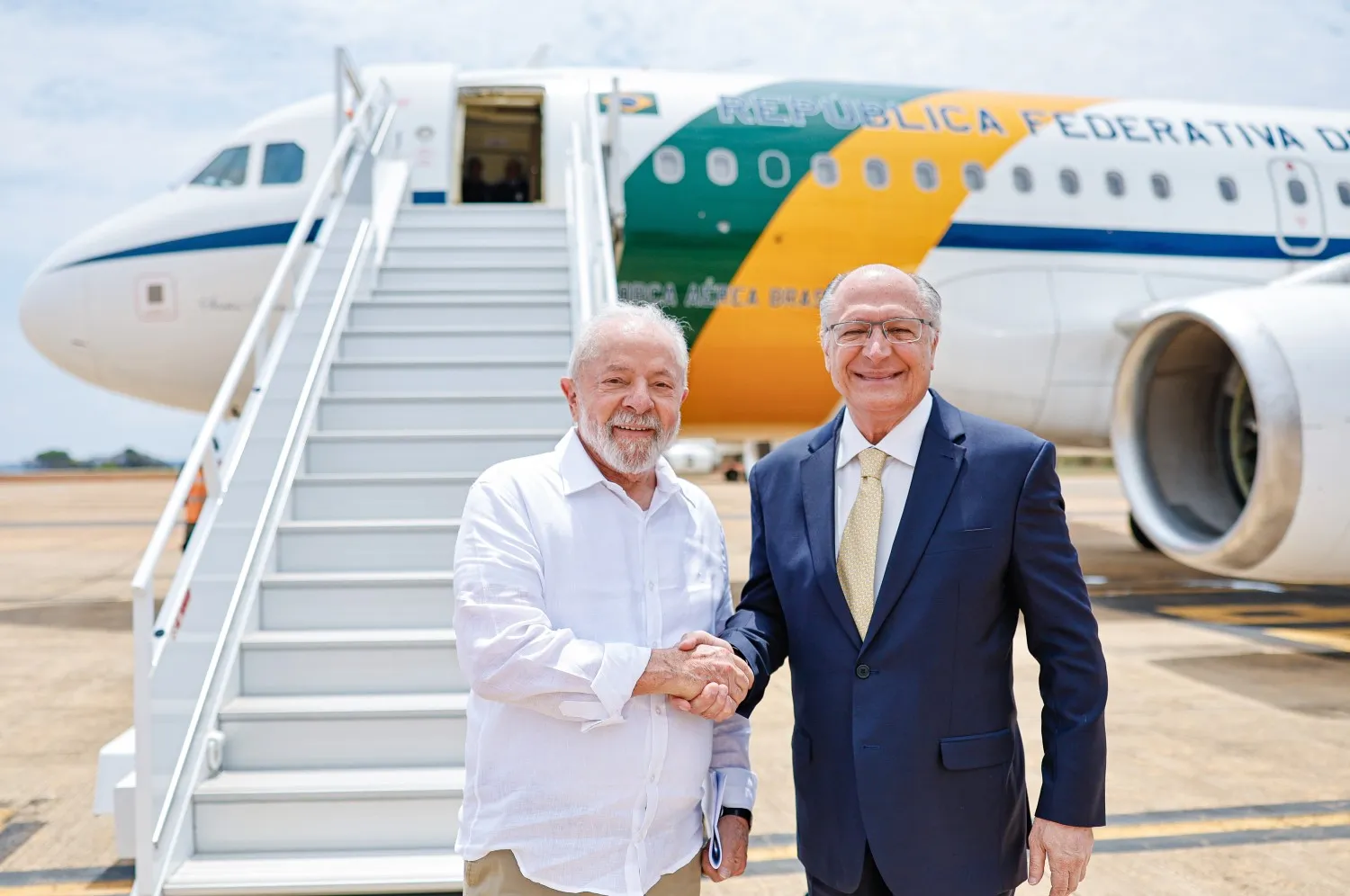 O presidente da República Luiz Inácio Lula da Silva (esq.) e o vice-presidente, Geraldo Alckmin