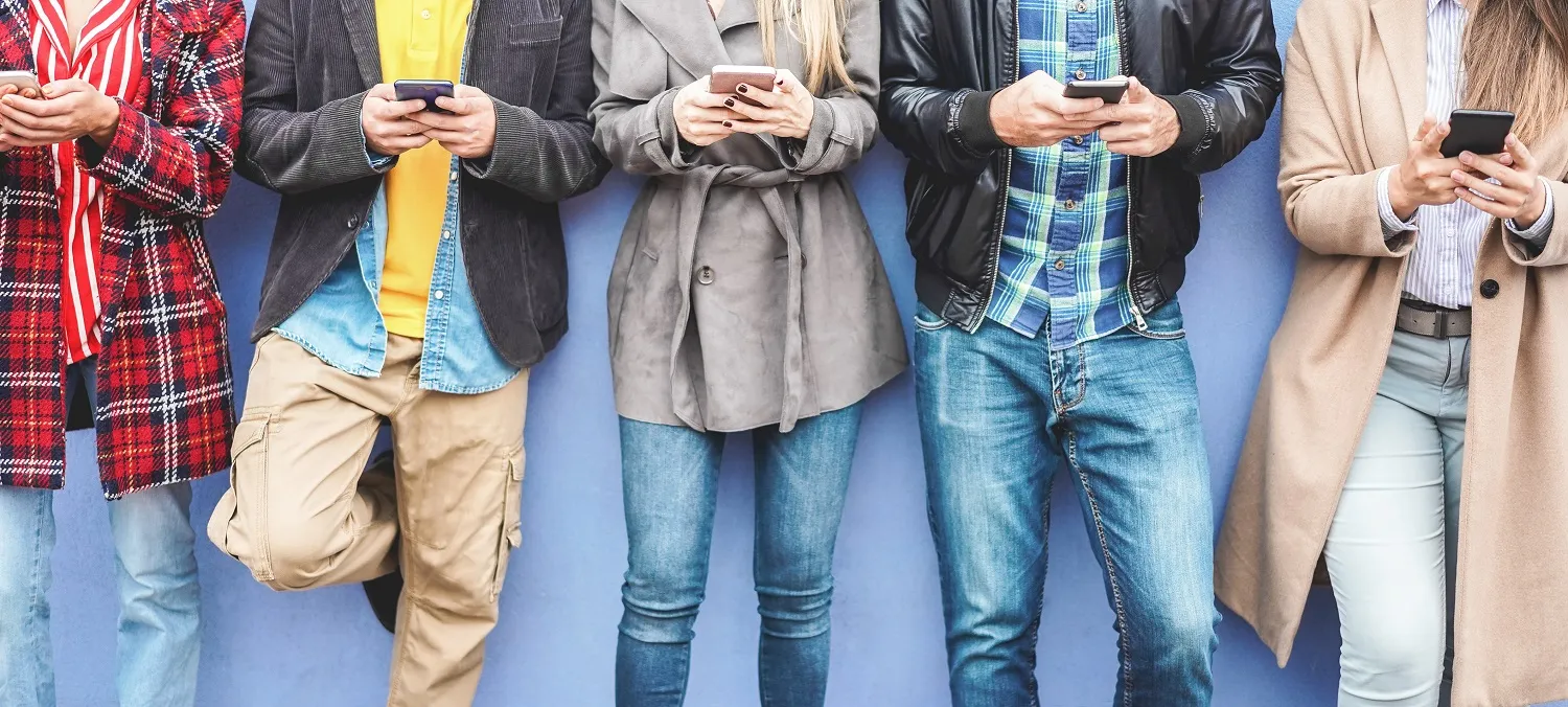 Os consumidores estão segurando as rédeas da tecnologia: um terço removeu notificações; um em cada cinco impõe limites de tempo de utilização; e 25% apagaram completamente aplicativos dos dispositivos