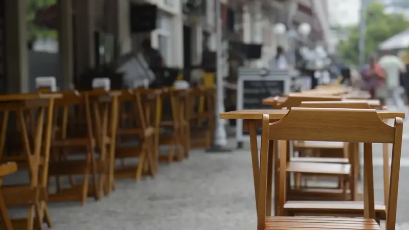 Estabelecimentos com dívidas em atraso somam 40%