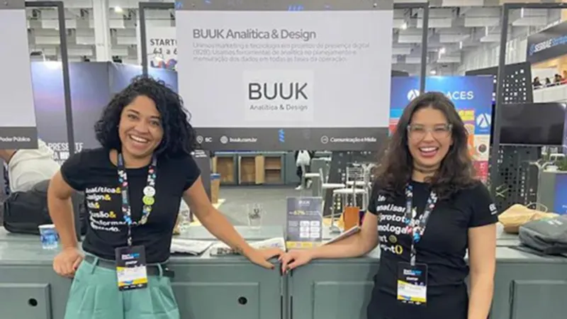 Érika Lima e Ravine Gonçalves, fundadoras Buuk, no Startup Summit 2023