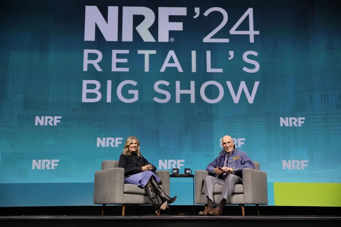 Michelle Gass, presidente da Levi Strauss & Co., e o presidente e CEO da NRF, Matthew Shay
