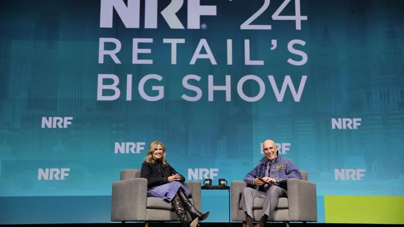 Michelle Gass, presidente da Levi Strauss & Co., e o presidente e CEO da NRF, Matthew Shay