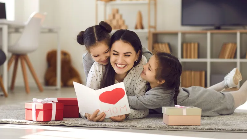 Dia das Mães: 12 milhões de consumidores devem ir às compras na última hora, apontam CNDL/SPC Brasil