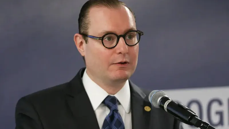 Ministro Zanin: STF suspende desoneração da folha e impacta 17 setores da economia