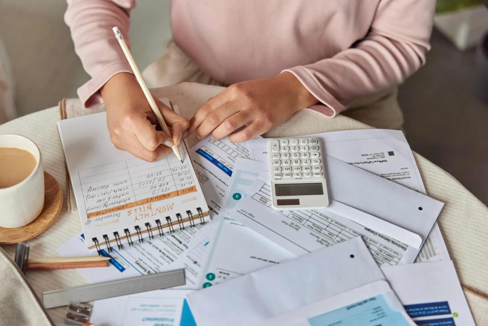 Dívida, ansiedade e afastamentos: empresas começam a ligar saúde financeira ao avanço de problemas emocionais no trabalho