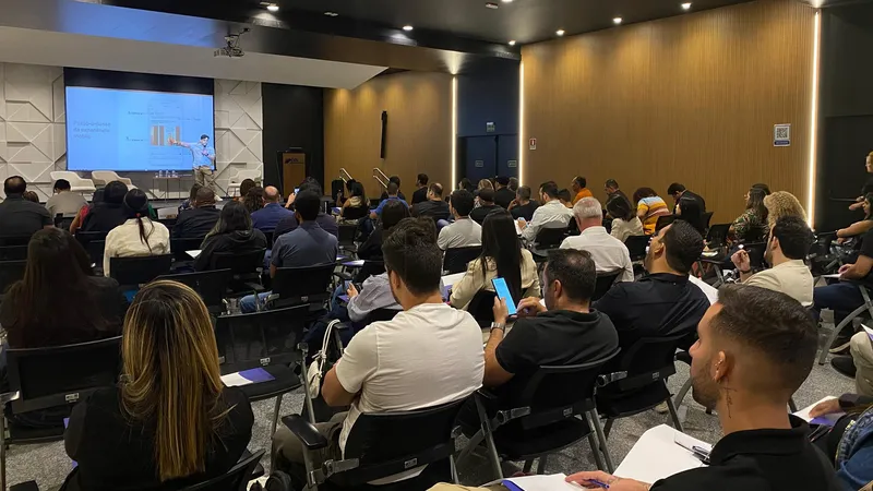 Empreendedores de Brasília participam de treinamento gratuito de marketing digital promovido pela Meta