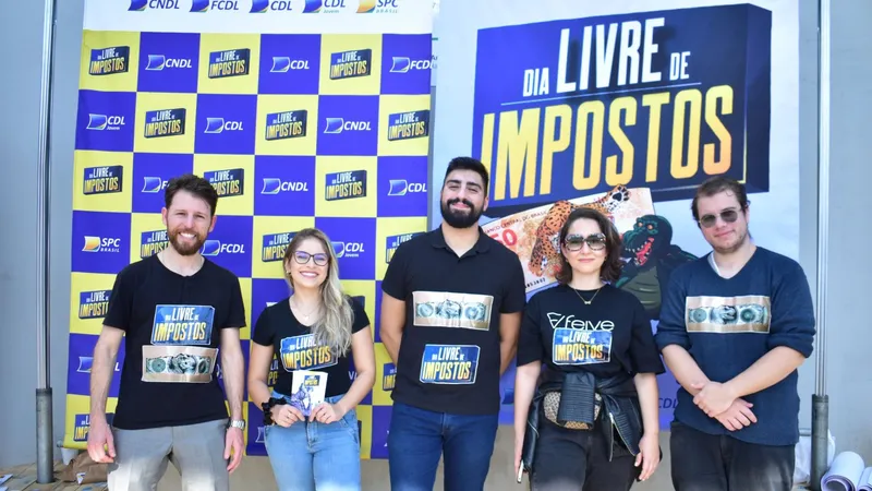 CDL-NH realiza ação de conscientização no Dia Livre de Impostos