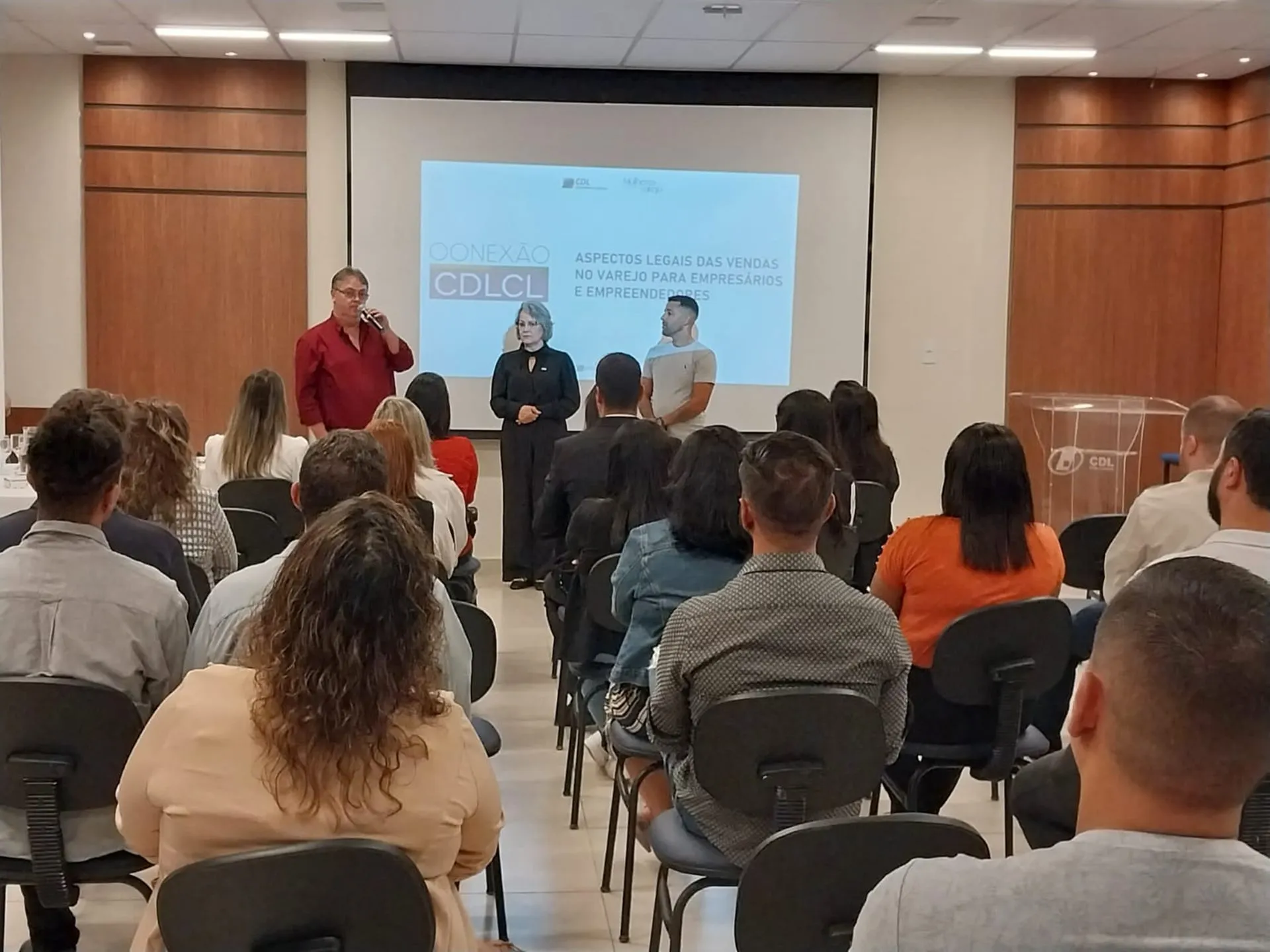 Conexão CDLCL realiza workshop sobre aspectos legais das vendas no varejo