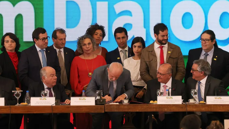 Lula sanciona PL da taxação das compras internacionais