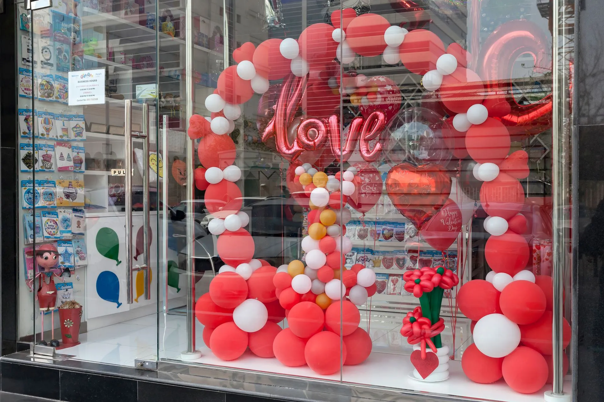 Tecnologia na vitrine softwares podem ajudar varejistas no Dia dos Namorados