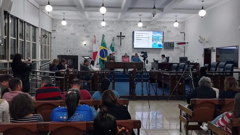 CDL Lafaiete participa de audiência pública sobre a carência de vagas nas creches municipais