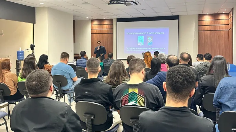 Posicionamento de marca foi tema de palestra promovida pela CDL Jovem Lafaiete
