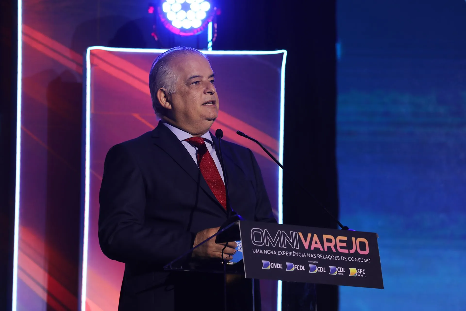 Abertura do Omnivarejo 2024 destaca inovação e conexão como chaves para o futuro do varejo